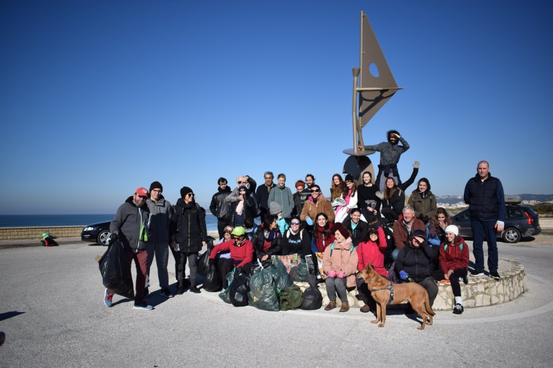 Grupo que limpou a praia